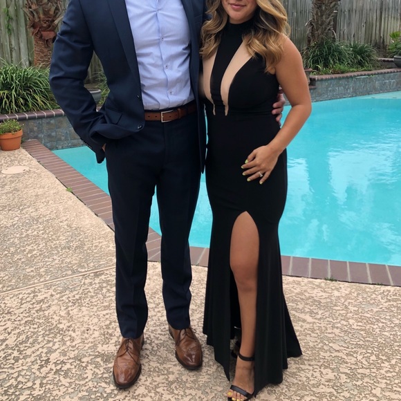 Gown - Picture 1 of 5